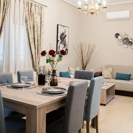 Chrispa's Seaside House *