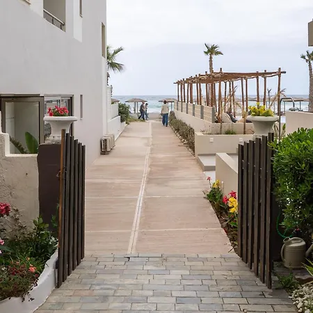 Chrispa's Seaside House